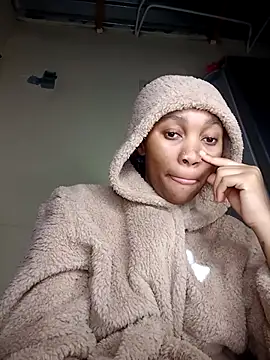 Snapshot of Shria107 chatting on 10.13.25 Shria107 online show from 10.13.25