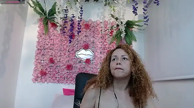 BLONDE SEXYHOT online show from 02.13.25