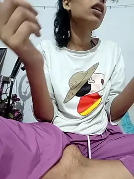 Snapshot of catreena chatting on 09.18.25 catreena online show from 09.18.25