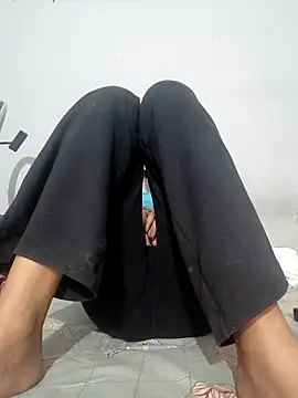 Snapshot of catreena chatting on 09.19.25 catreena online show from 09.19.25