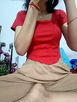 Snapshot of catreena chatting on 10.02.25 catreena online show from 10.02.25