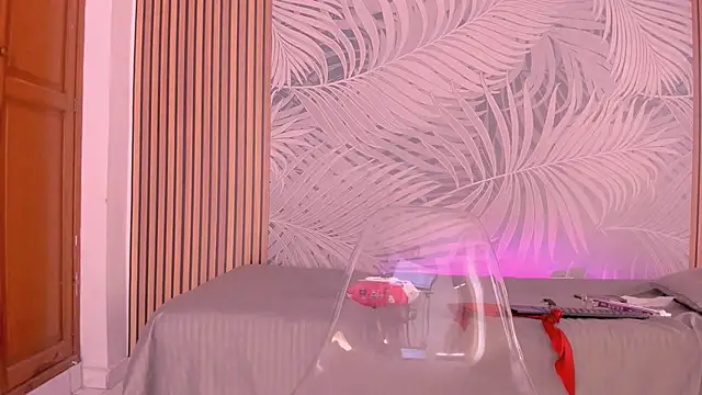 LauraRossi Nova online show from 01.13.25
