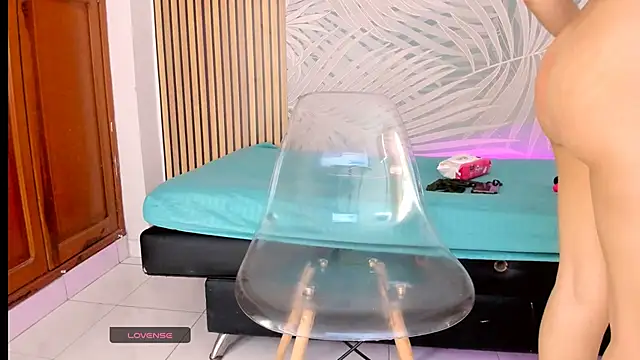 LauraRossi Nova online show from 01.19.25