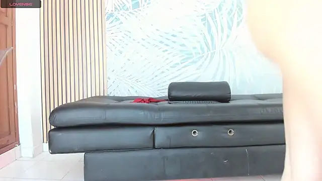 LauraRossi Nova online show from 02.11.25