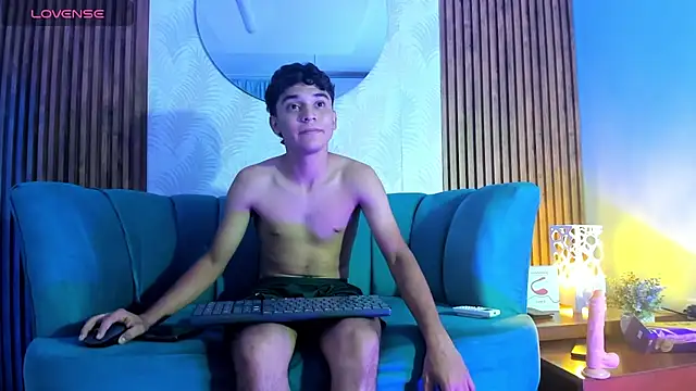 Austin Cardieff online show from 01.12.25