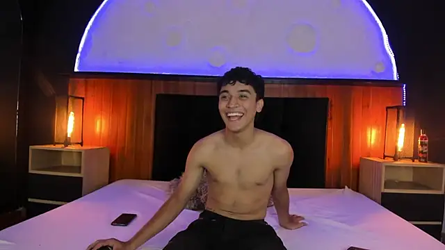 Austin Cardieff online show from 03.08.25