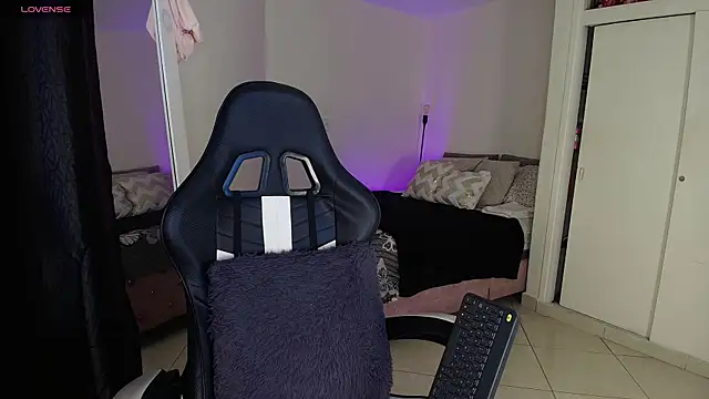 April Scarlett online show from 05.22.26