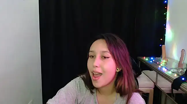Snapshot of Skarlet_Adams28 chatting on 01.17.25 Skarlet Adams28 online show from 01.17.25