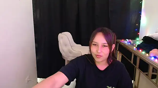 Snapshot of Skarlet_Adams28 chatting on 01.20.25 Skarlet Adams28 online show from 01.20.25