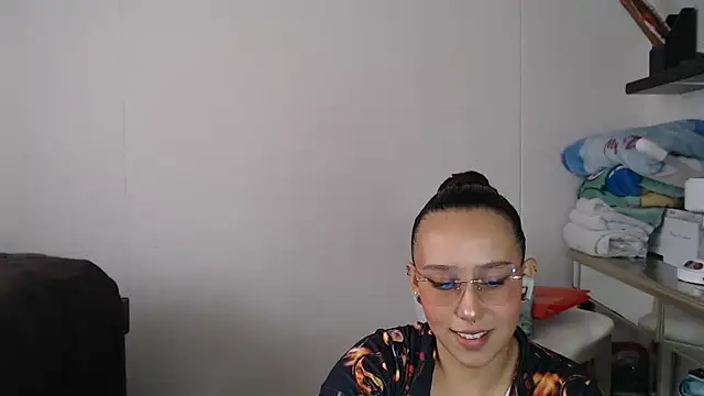 Snapshot of Skarlet_Adams28 chatting on 02.13.25 Skarlet Adams28 online show from 02.13.25