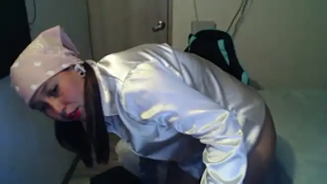 Skarlet Adams28 online show from 11.24.25