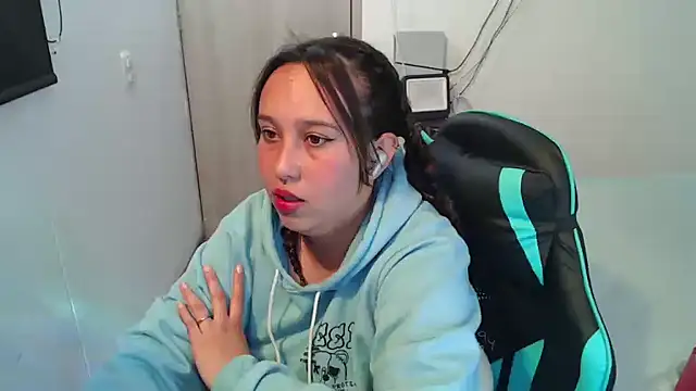 Skarlet Adams28 online show from 11.27.25