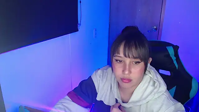 Skarlet Adams28 online show from 04.21.26