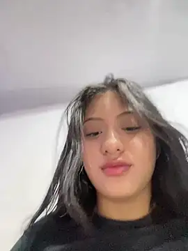 Estefanii- online show from 02.27.25