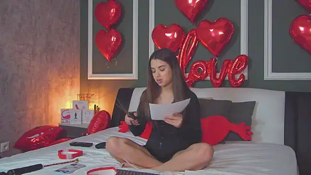 CharleneWoods online show from 02.06.25