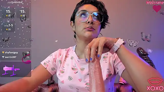 Kaira mosse online show from 01.11.25