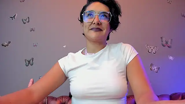 Kaira mosse online show from 01.14.25