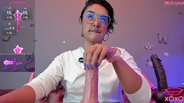 Kaira mosse online show from 01.15.25