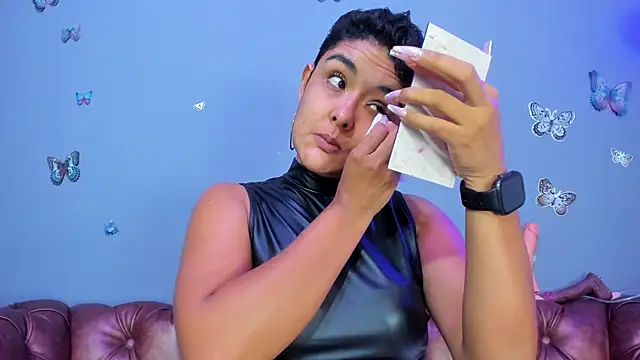 Kaira mosse online show from 12.19.25