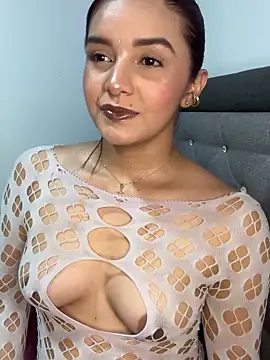 Melanyprada online show from 05.07.26