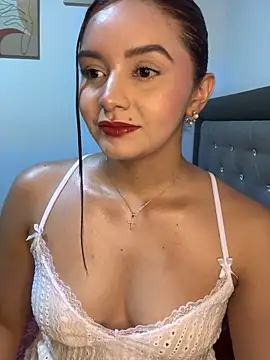 Melanyprada online show from 05.12.26