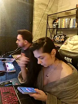 CoelhinhaGostosa online show from 12.05.25