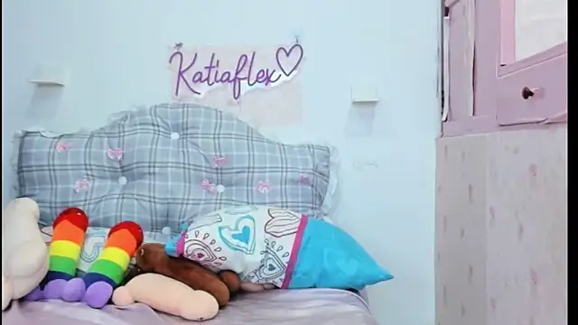 Snapshot of Katiaflex chatting on 03.12.25 Katiaflex online show from 03.12.25