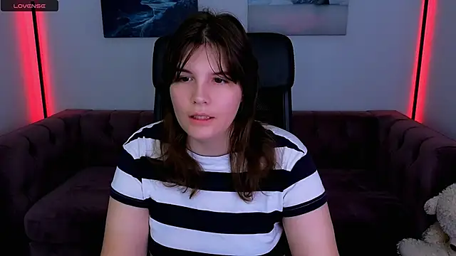 Snapshot of Ruyjin_Choi chatting on 10.18.25 Ruyjin Choi online show from 10.18.25