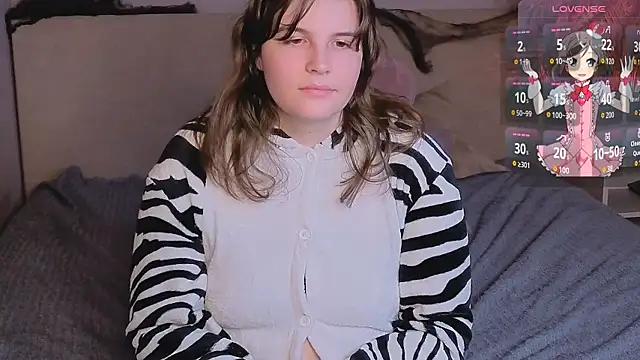 Snapshot of Ruyjin_Choi chatting on 10.27.25 Ruyjin Choi online show from 10.27.25