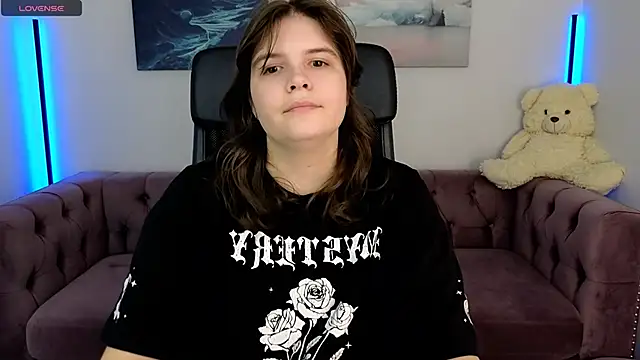 Snapshot of Ruyjin_Choi chatting on 11.04.25 Ruyjin Choi online show from 11.04.25