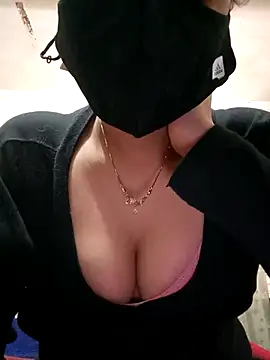 Snapshot of Avantika19 chatting on 02.20.25 Avantika19 online show from 02.20.25