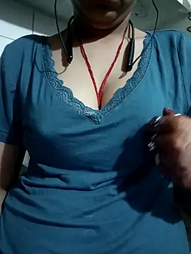 Snapshot of Avantika19 chatting on 04.08.26 Avantika19 online show from 04.08.26