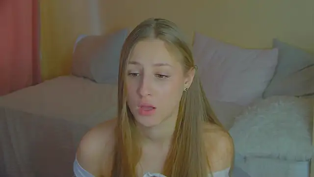 BritneyCruze online show from 11.13.25