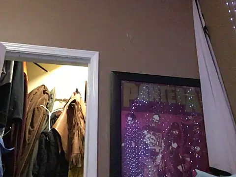 Highfrog1 online show from 10.24.25