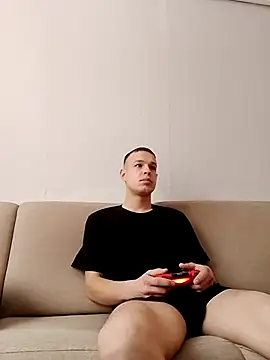 Snapshot of pretty_roman chatting on 02.04.25 pretty roman online show from 02.04.25