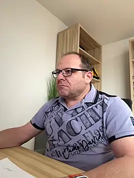 coupleLatinaLovers online show from 12.17.24