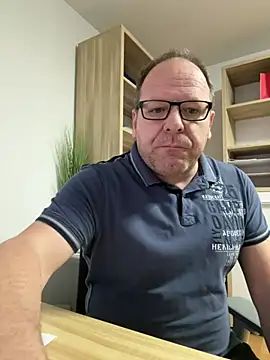 coupleLatinaLovers online show from 02.12.25