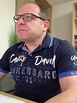 coupleLatinaLovers online show from 03.18.25