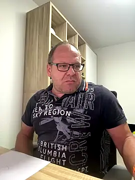 coupleLatinaLovers online show from 09.23.25