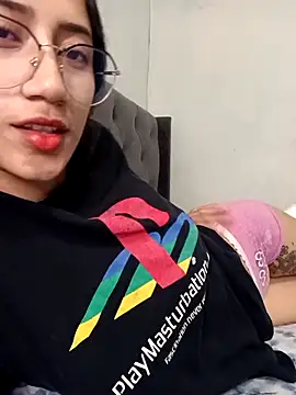 Snapshot of KaitlynLoveCam chatting on 02.11.25 KaitlynLoveCam online show from 02.11.25