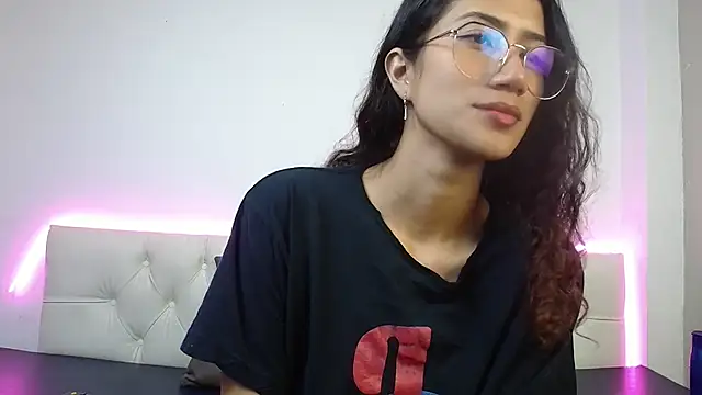 Snapshot of KaitlynLoveCam chatting on 03.14.25 KaitlynLoveCam online show from 03.14.25