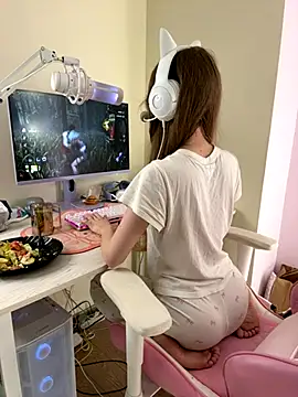 Snapshot of your_girl_next_door chatting on 10.30.25 your girl next door online show from 10.30.25