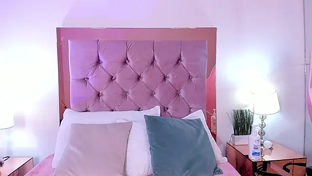 melanie hills online show from 02.12.26