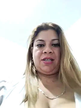 Laura-Hernandez online show from 02.25.25