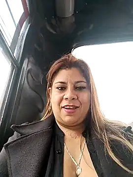 Laura-Hernandez online show from 03.06.25