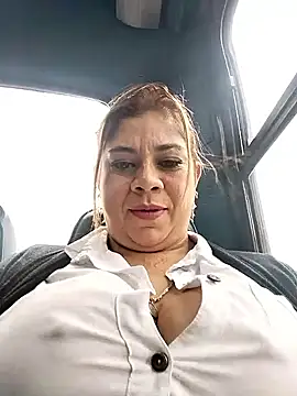 Laura-Hernandez online show from 10.04.25