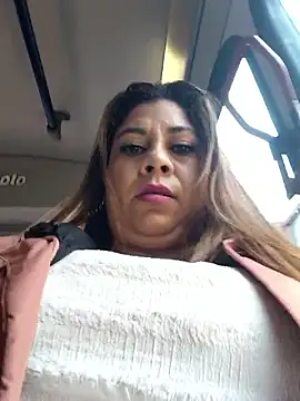 Laura-Hernandez online show from 10.25.25