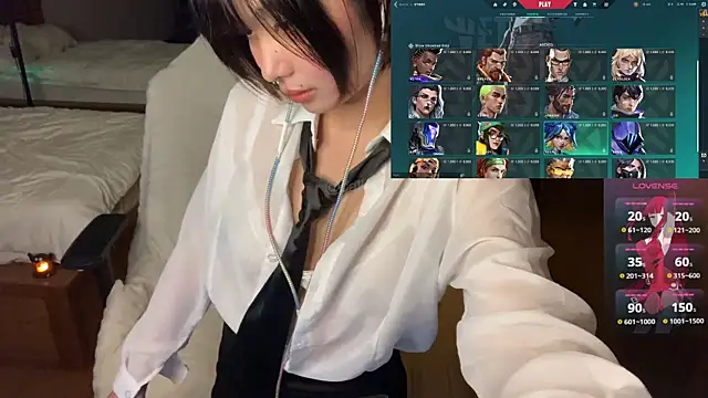 Snapshot of JayJaylov chatting on 10.22.25 JayJaylov online show from 10.22.25