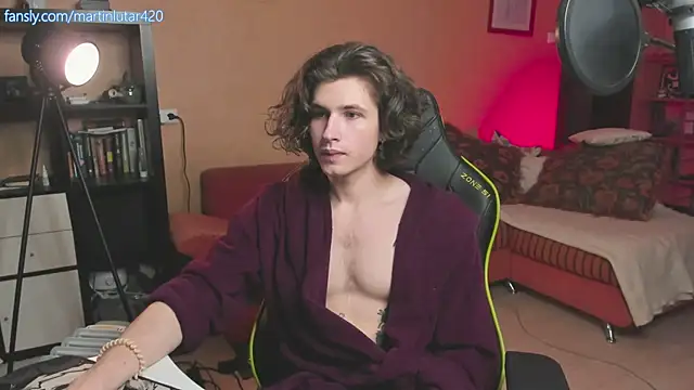 Snapshot of daddyMarty420 chatting on 10.31.25 daddyMarty420 online show from 10.31.25