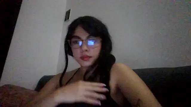 Kiri Cutee online show from 01.28.25